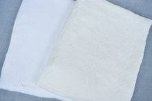 Load image into Gallery viewer, BLANKETS - HANDLOOM WOVEN SOFT KING