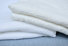 Load image into Gallery viewer, BLANKETS - HANDLOOM WOVEN SOFT KING