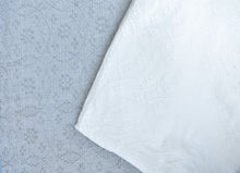 Load image into Gallery viewer, BLANKETS - HANDLOOM WOVEN SOFT QUEEN