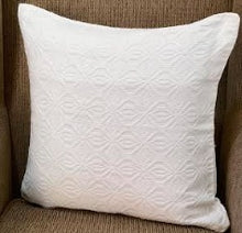 Load image into Gallery viewer, CUSHION COVER | TINUMBALITIAN | BINETWAGAN WEAVES