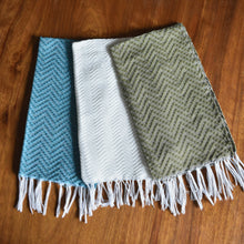 Load image into Gallery viewer, HAND TOWEL - TRAMBIA WAVES
