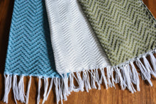 Load image into Gallery viewer, HAND TOWEL - TRAMBIA WAVES
