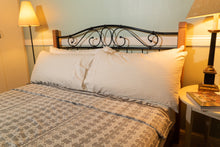 Load image into Gallery viewer, BEDCOVER  ANCHORS IN GRAY AND WHITE
