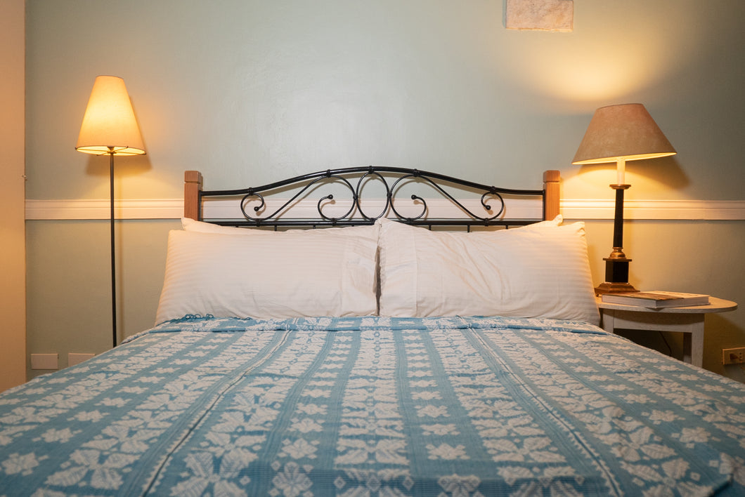 BEDCOVER GUAVA LEAVES IN TURQUOISE AND WHITE