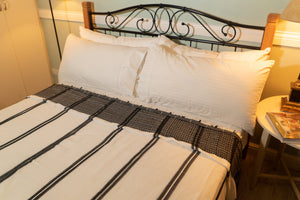 DILLI BEDCOVER IN WHITE AND BLACK