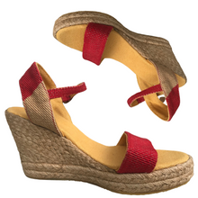 Load image into Gallery viewer, REIGNE | wedge | striped design
