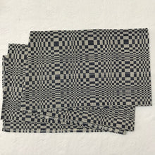 Load image into Gallery viewer, TABLE RUNNER/ PINILIAN | 3 YARDS
