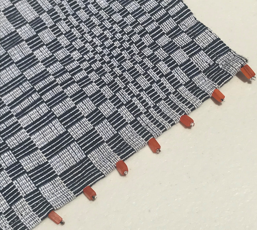 TABLE RUNNER/ GEOMETRIC SQUARES