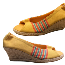 Load image into Gallery viewer, NICOLE | wedge | striped design
